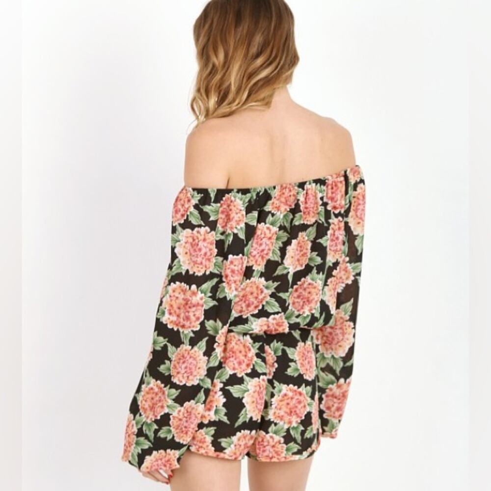 Show Me Your Mumu Rane Romper Flower Puff Size Medium - Picture 3 of 11